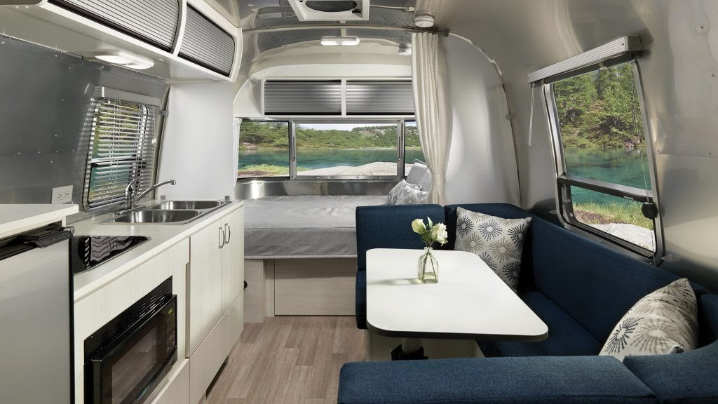 2020-Airstream-Bambi-Ocean-Decor-Galley-B2F-1024x576