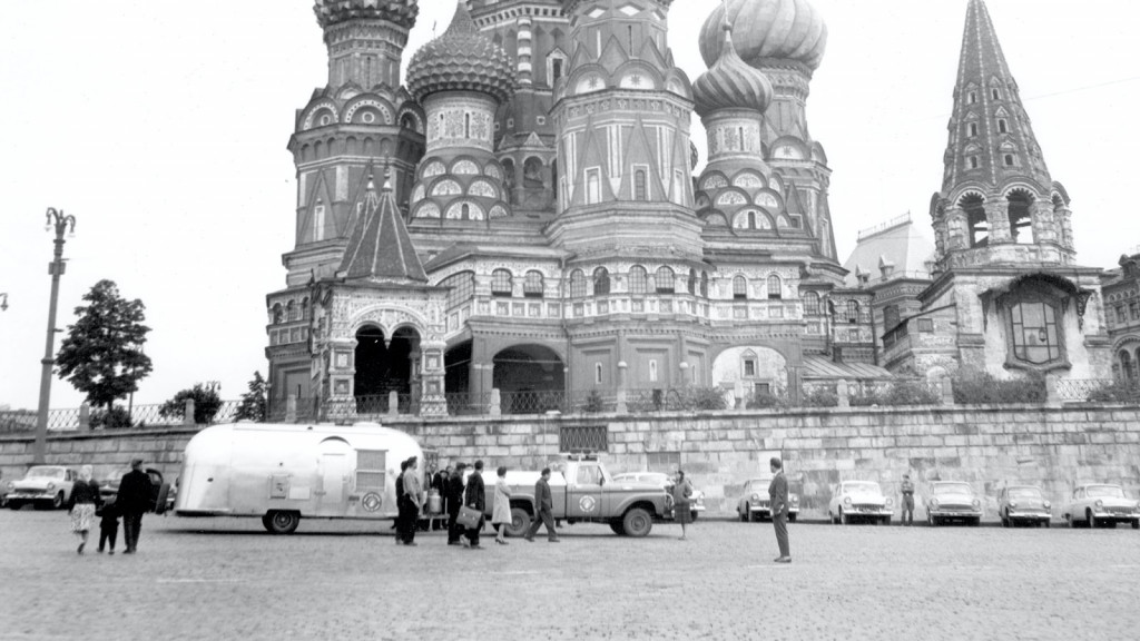 Airstream-History-International-Travel-Kremlin (1)